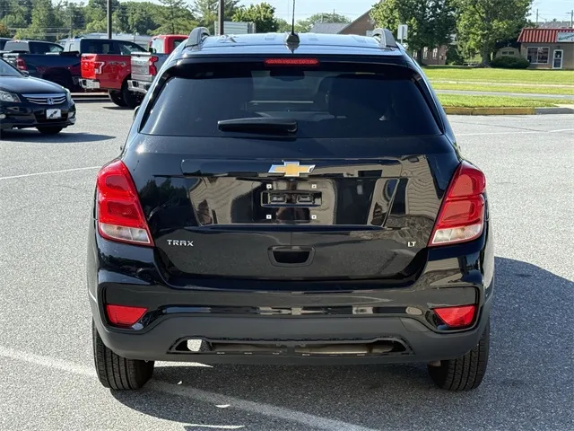 2020 Chevrolet Trax LT photo 2