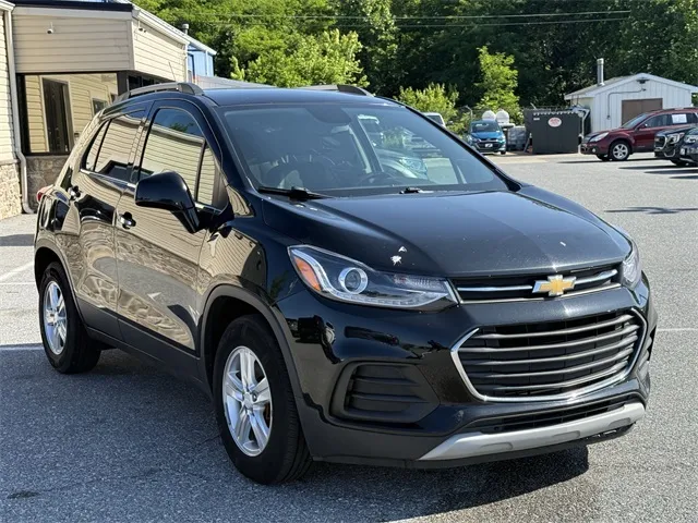 2020 Chevrolet Trax LT photo 3