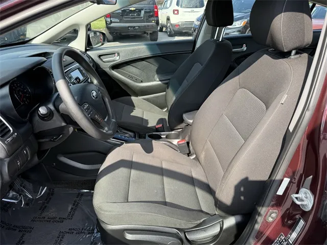 2018 Kia Forte LX Base photo 5