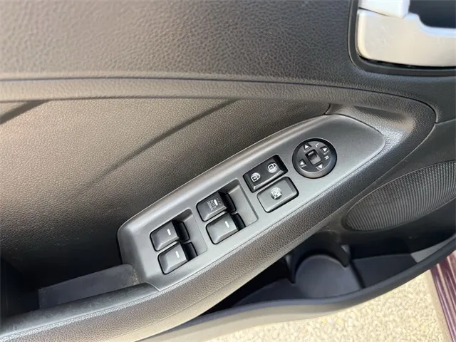 2018 Kia Forte LX Base photo 6