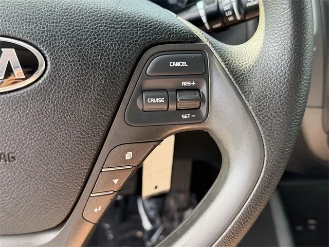 2018 Kia Forte LX Base photo 7