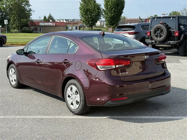 2018 Kia Forte LX Base photo 17