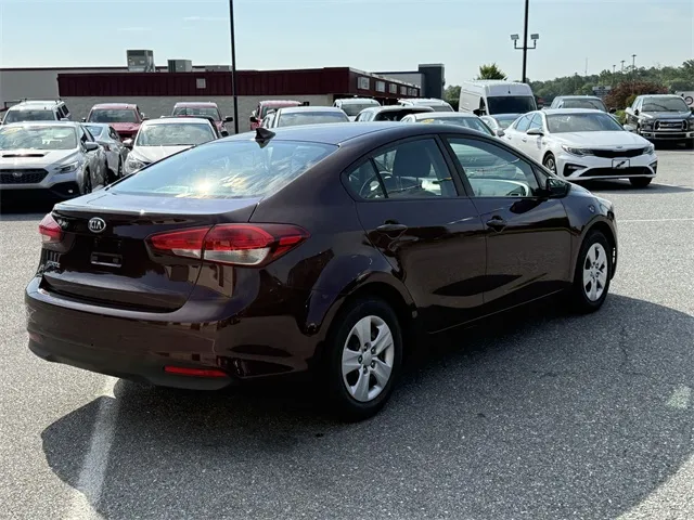 2018 Kia Forte LX Base photo 10