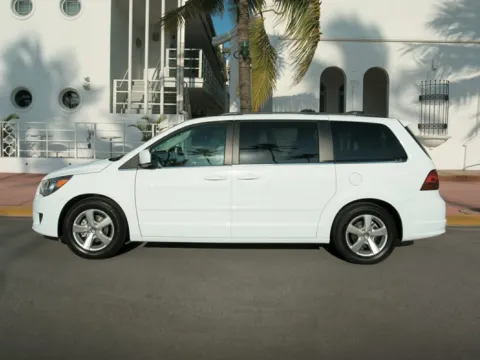 Black 2012 Volkswagen Routan SE for sale in Frederick, MD