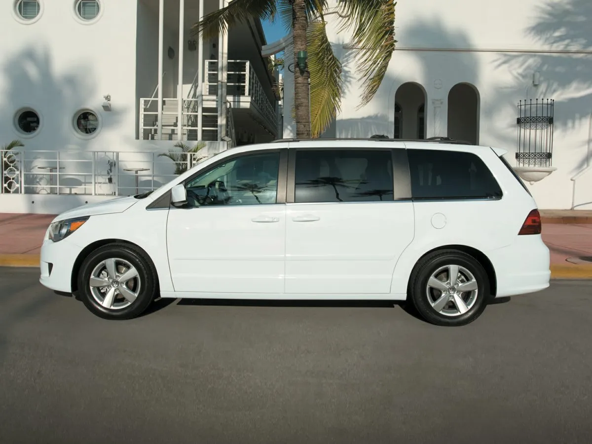 2012 Volkswagen Routan SE for sale in Frederick, MD