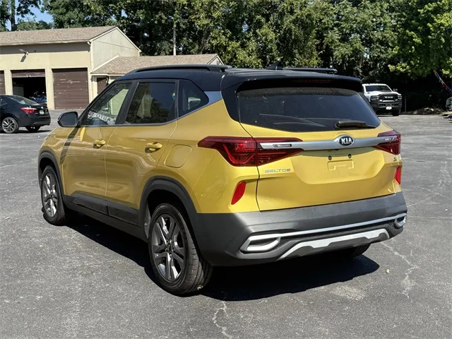 2021 Kia Seltos S photo 16