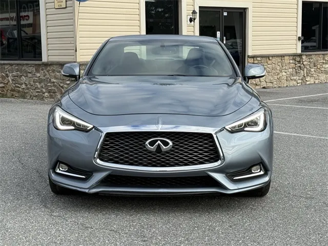 2017 Infiniti Q60 3.0t Premium photo 3