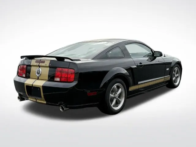 Ford Mustang photo 5