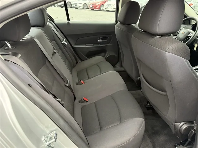 2016 Chevrolet Cruze photo 4