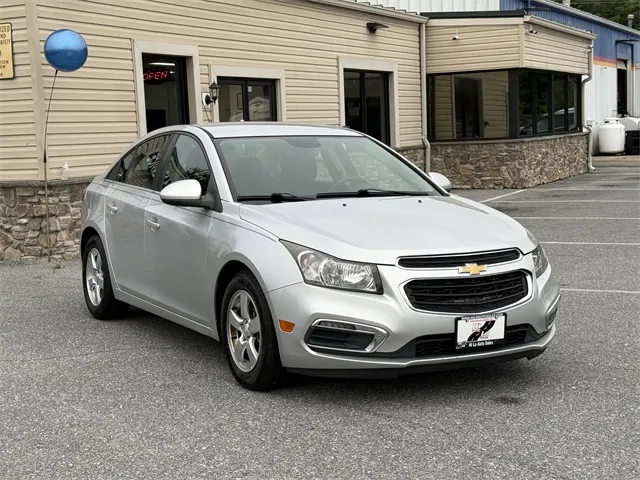2016 Chevrolet Cruze photo 3