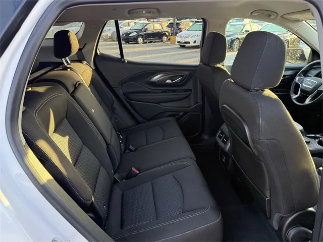 2022 Gmc Terrain SLE photo 3