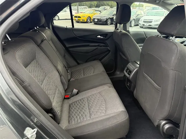 2021 Chevrolet Equinox LT photo 4