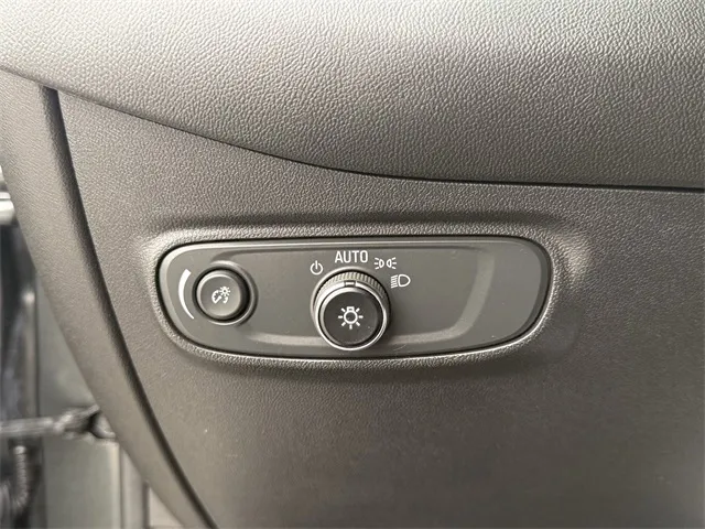 2021 Chevrolet Equinox LT photo 23