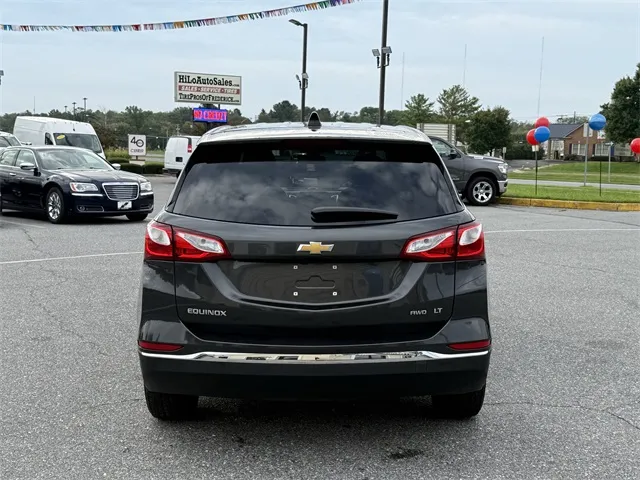 2021 Chevrolet Equinox LT photo 2