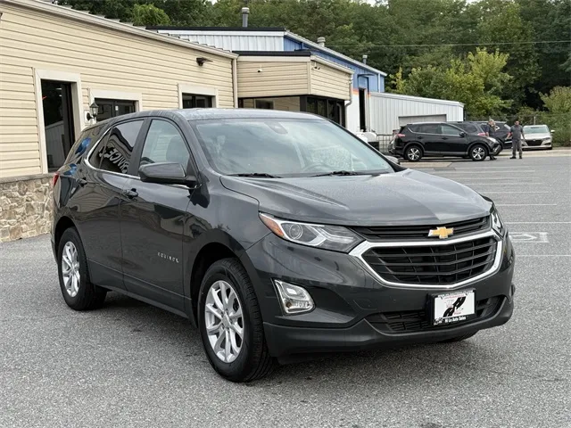 2021 Chevrolet Equinox LT photo 3