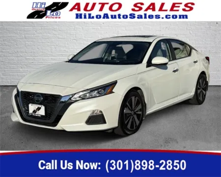 White 2021 Nissan Altima 2.5 SV for sale in Frederick, MD