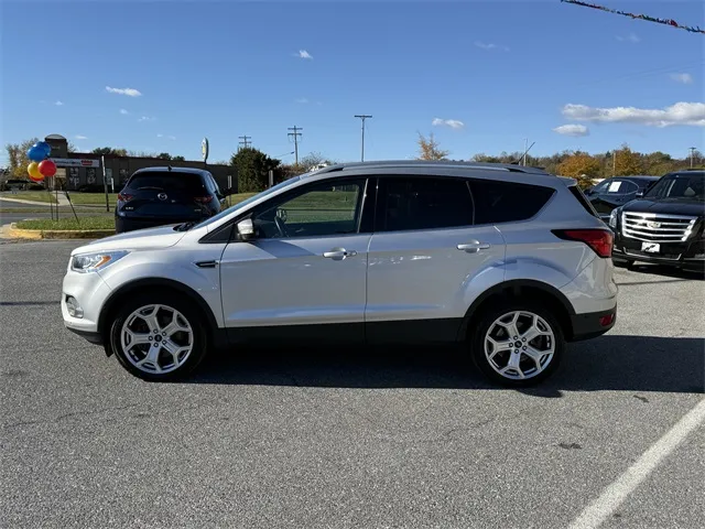 2019 Ford Escape Titanium photo 3