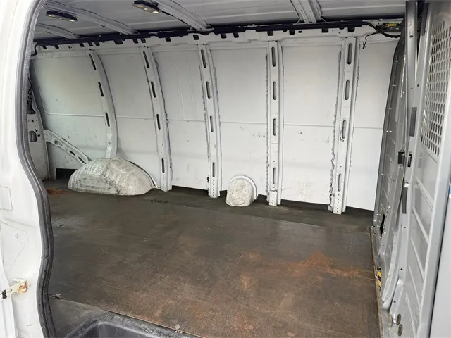 2016 Chevrolet Express 3500 Work Van photo 4