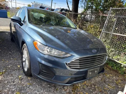 Blue 2019 Ford Fusion SE for sale in Frederick, MD