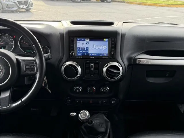 2013 Jeep Wrangler Unlimited Rubicon - Photo 15
