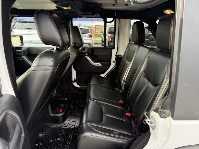 2013 Jeep Wrangler Unlimited Rubicon - Photo 12