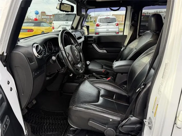 2013 Jeep Wrangler Unlimited Rubicon - Photo 13