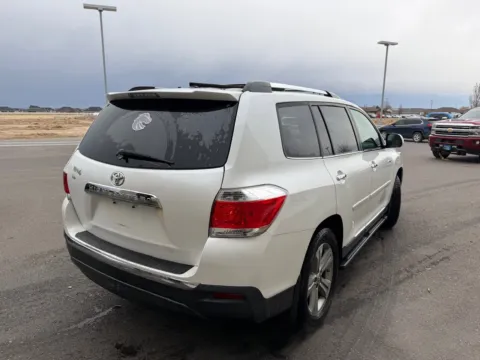More photos of 2011 Toyota Highlander Limited at Twin Falls Subaru, ID