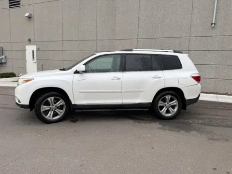 More photos of 2011 Toyota Highlander Limited at Twin Falls Subaru, ID