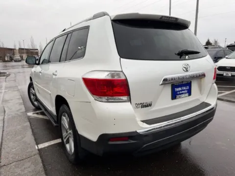 More photos of 2011 Toyota Highlander Limited at Twin Falls Subaru, ID