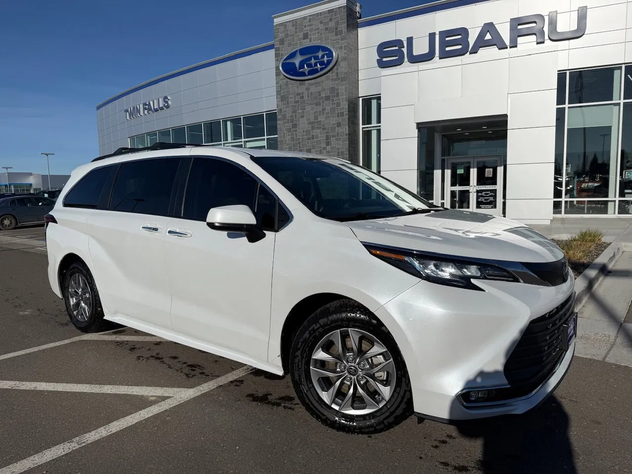 White 2022 Toyota Sienna XLE for sale in Twin Falls, ID