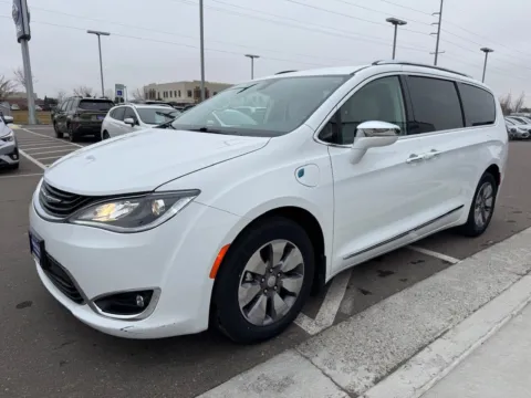 Another view of 2019 Chrysler Pacifica Hybrid Limited for sale in Twin Falls, ID at Twin Falls Subaru