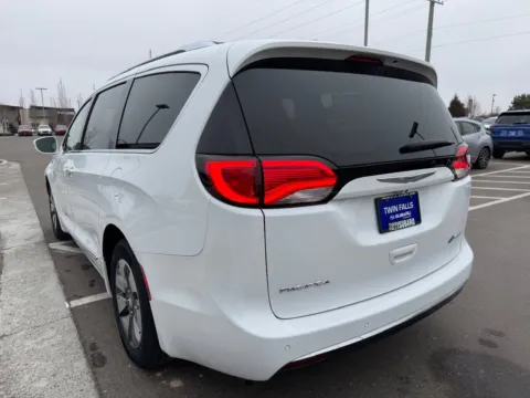 More photos of 2019 Chrysler Pacifica Hybrid Limited at Twin Falls Subaru, ID