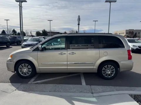 More photos of 2014 Chrysler Town & Country Touring-L at Twin Falls Subaru, ID