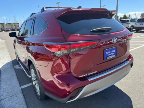 More photos of 2022 Toyota Highlander Platinum at Twin Falls Subaru, ID