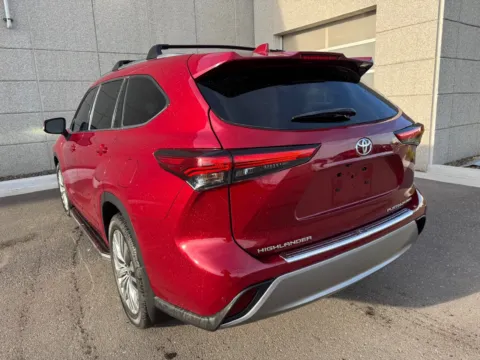 More photos of 2022 Toyota Highlander Platinum at Twin Falls Subaru, ID