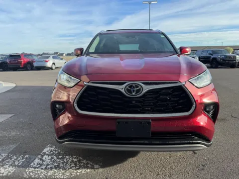 Photos of 2022 Toyota Highlander Platinum for sale in Twin Falls, ID at Twin Falls Subaru