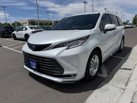 More photos of 2025 Toyota Sienna Limited Hybrid at Twin Falls Subaru, ID