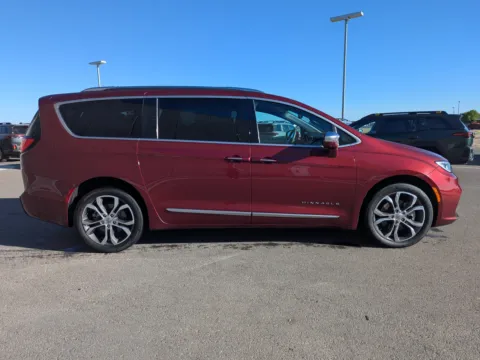 More photos of 2022 Chrysler Pacifica Pinnacle at Twin Falls Subaru, ID