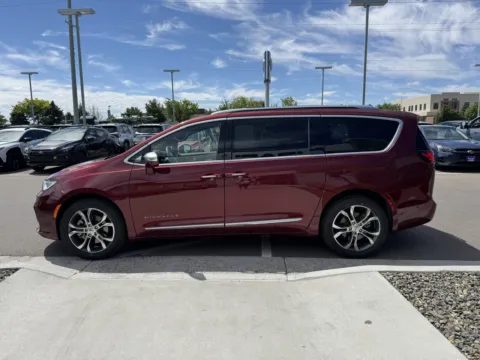 More photos of 2022 Chrysler Pacifica Pinnacle at Twin Falls Subaru, ID