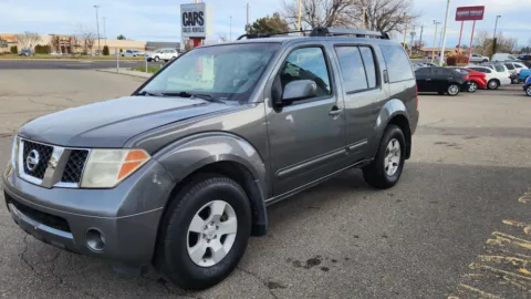 Photos of 2006 Nissan Pathfinder LE for sale in Twin Falls, ID at Twin Falls Cars Sales and Rentals