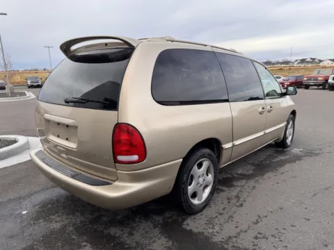 Another view of 2000 Dodge Caravan ES for sale in Twin Falls, ID at Twin Falls Cars Sales and Rentals