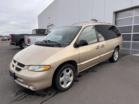 More photos of 2000 Dodge Caravan ES at Twin Falls Cars Sales and Rentals, ID