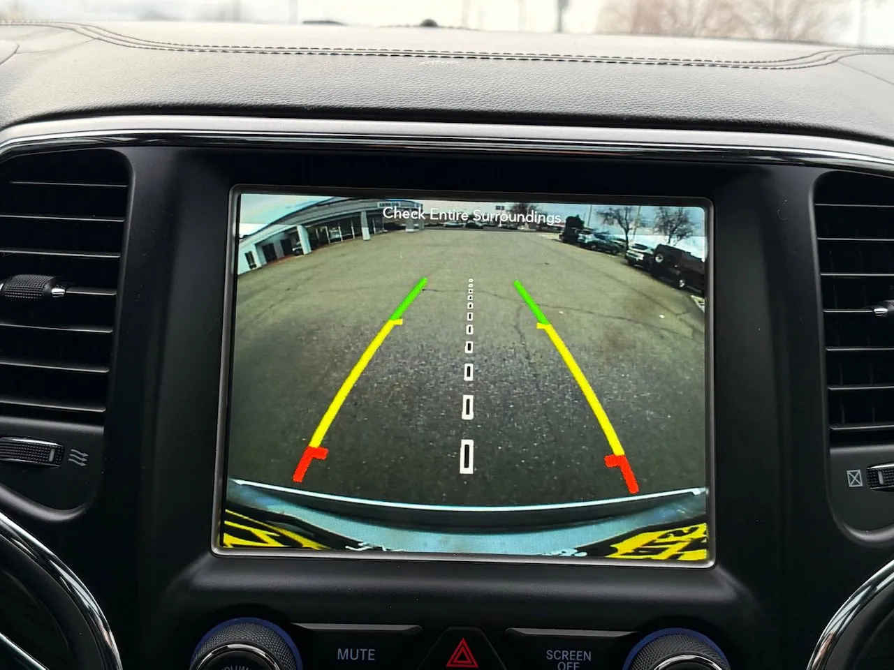 2018 Jeep Grand Cherokee Overland - Photo 25