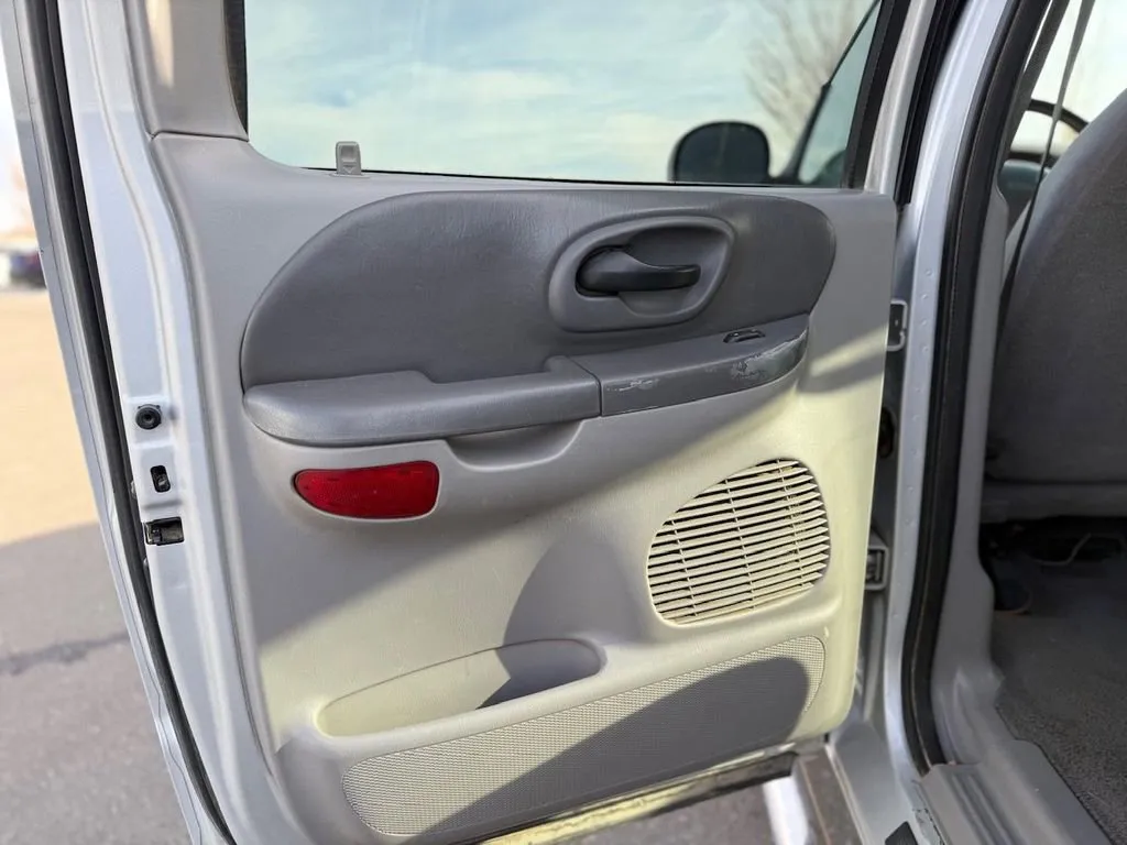 2002 Ford F-150 XLT - Photo 30