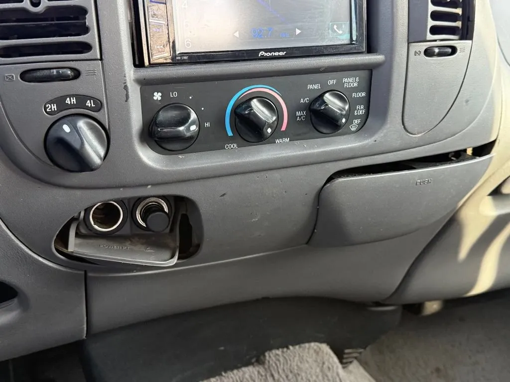 2002 Ford F-150 XLT - Photo 21