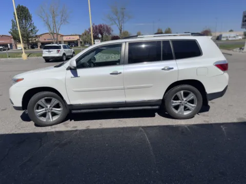 More photos of 2011 Toyota Highlander Limited at Twin Falls Cars Sales and Rentals, ID
