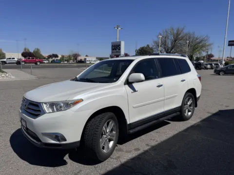 More photos of 2011 Toyota Highlander Limited at Twin Falls Cars Sales and Rentals, ID