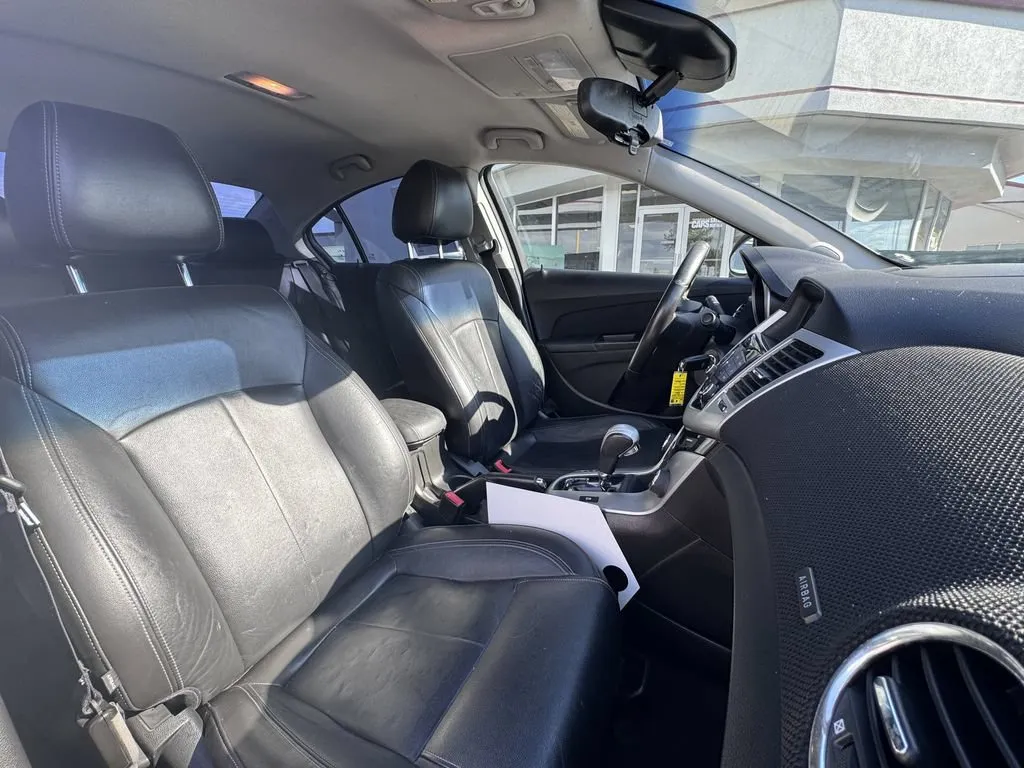 2011 Chevrolet Cruze 2LT - Photo 38