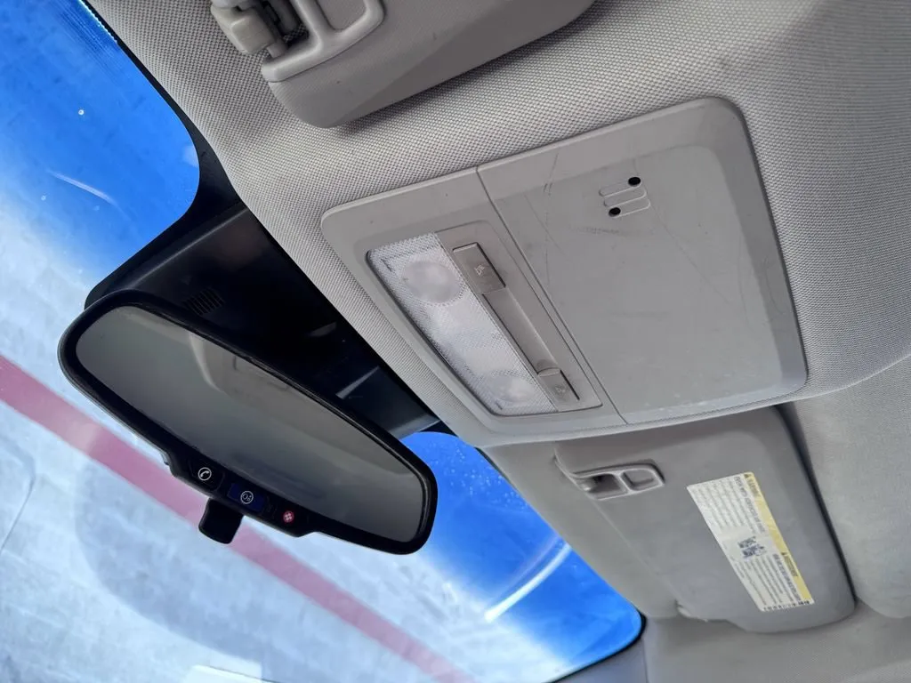 2011 Chevrolet Cruze 2LT - Photo 29