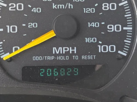 Photos of 2001 GMC Jimmy SLT for sale in Twin Falls, ID at Twin Falls Cars Sales and Rentals